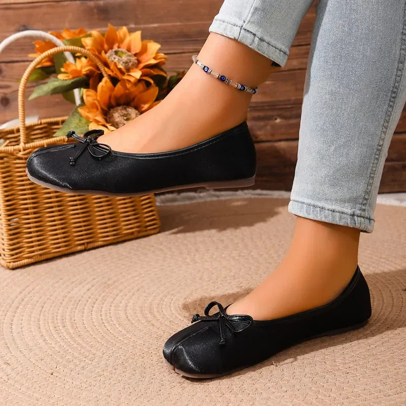 Tabi Ballet Flats for Women Split Toe Flat Shoes Elegant Bow Knot Slip on Shoes French Vintage Summer Flats Trendy Shoes