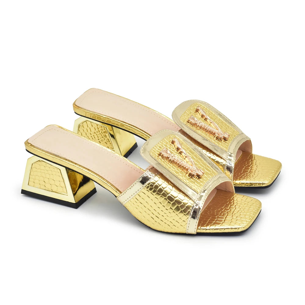 Latest Luxury Designer High Heels Sandals Women Open Toe Pumps Patent Leather Ladies Shoes and Sandals Decorated with Appliques