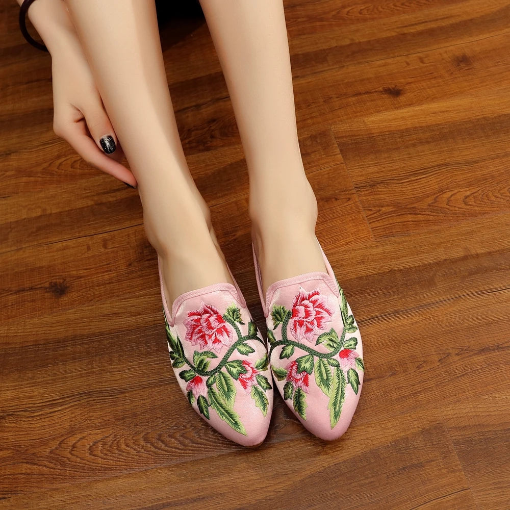 Veowalk Flowers Embroidered Women Flannel Cotton Mules Slippers Close Pointed Toe All Season Leisure Ladies Comfort Flat Shoes