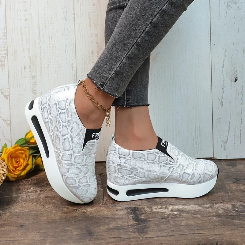 Women Sneakers New Casual Non-Slip Platform Sneakers Women Fashion Slip-On Designer Shoes for Women Fashion Lightweight Loafers