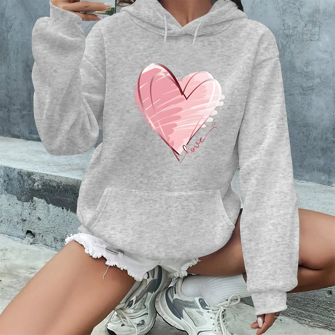 Women's autumn and winter warm and loose casual heart-shaped pattern printed thick velvet long sleeved hooded sweatshirt BAZAARHUBO