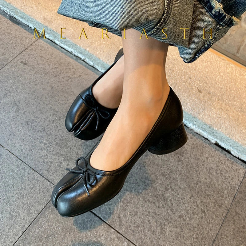 Slip-On Cylindrical Heel Tabi Pumps Bowknot Split Toe High Heels for Women Handmade Multi-Color Novelty Design Leather Shoes New
