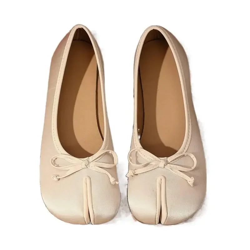 Tabi Ballet Flats for Women Split Toe Flat Shoes Elegant Bow Knot Slip on Shoes French Vintage Summer Flats Trendy Shoes