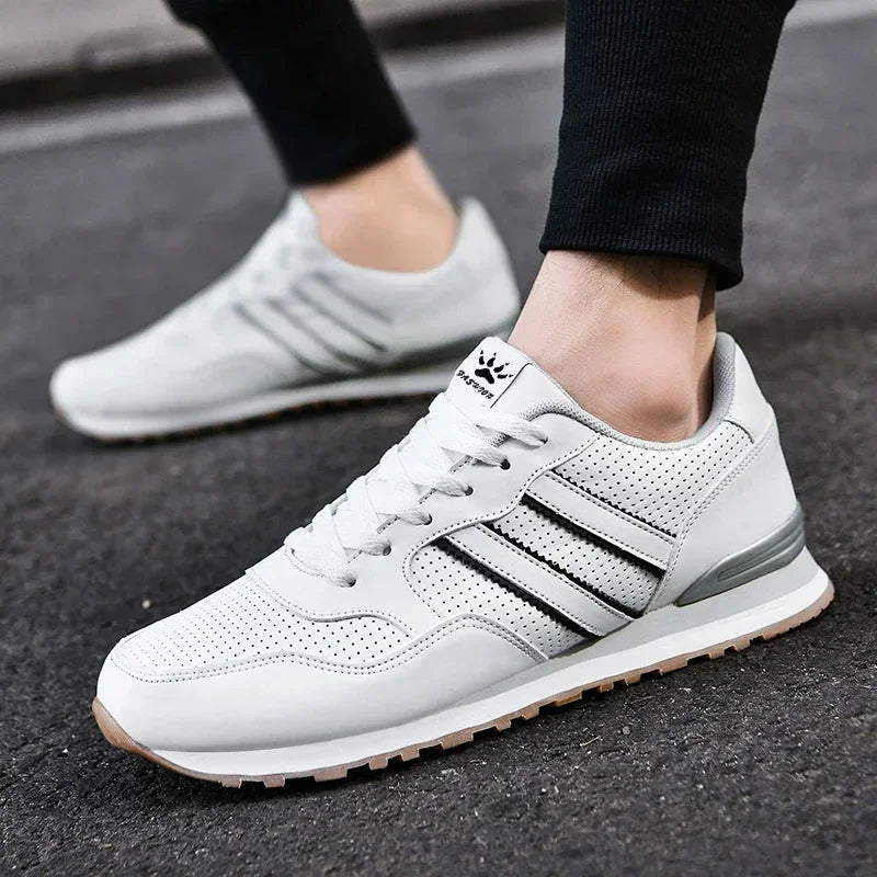 2024 Men Classical Running Shoes Lightweight Leather Outdoor Casual Sneakers Men Comfortable Sport Breathable Flat Jogging Shoes