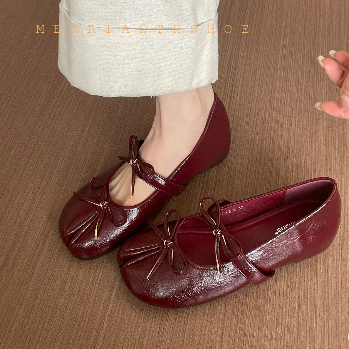 Slip-On Cylindrical Heel Tabi Pumps Bowknot Split Toe High Heels for Women Handmade Multi-Color Novelty Design Leather Shoes New