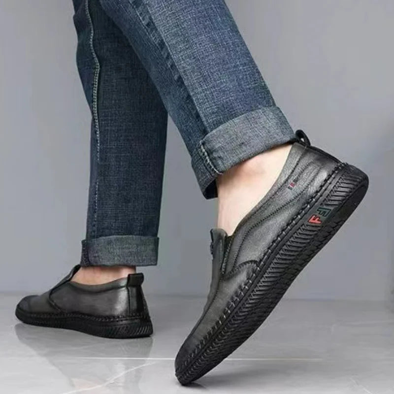 Men's Leather Shoes New Summer Outdoor Slip on Casual Shoes Breathable Non Slip Flats Men Driving Walking Shoes Zapatos De Cuero