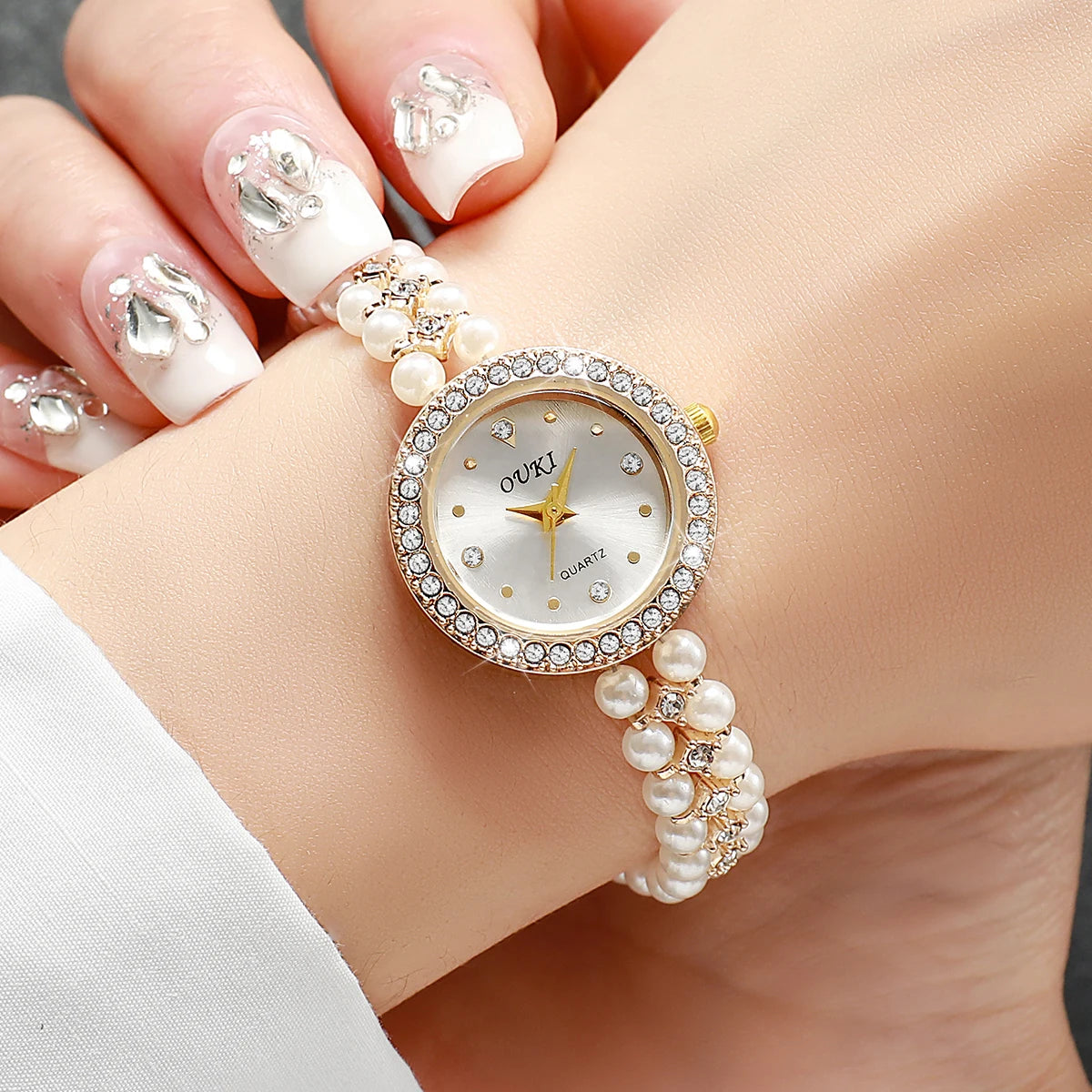 Fashion Women's Watches Ladies Imitation Pearls Alloy Band Analog Quartz Wristwatch Reloj Mujer（Without Box）