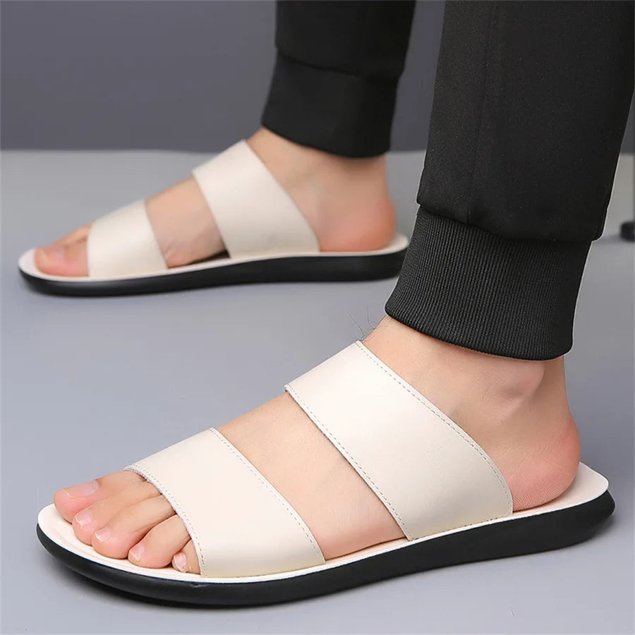 2025 Summer New Men's Slippers Fashion Leather Casual Slipper Outdoor Non Slip Flat Beach Sandals for Men Designer Male Shoes
