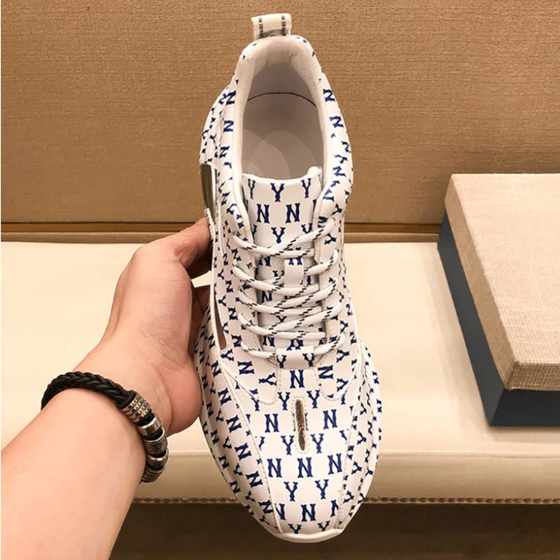 Brand Men Sneakers Fashion Print Casual Shoes Men Breathable Lace Up Running Shoes Luxury High Quality Men Sport Shoes 2026 New