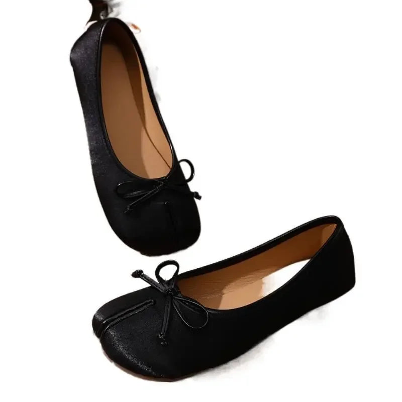 Tabi Ballet Flats for Women Split Toe Flat Shoes Elegant Bow Knot Slip on Shoes French Vintage Summer Flats Trendy Shoes