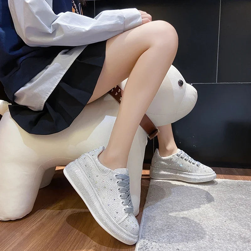 NEW Brand Women Fashion Casual Glitter Sparkling Sneakers Women Encrusted Lace Up Shoes White Sole Fashion Street Sneakers Shiny