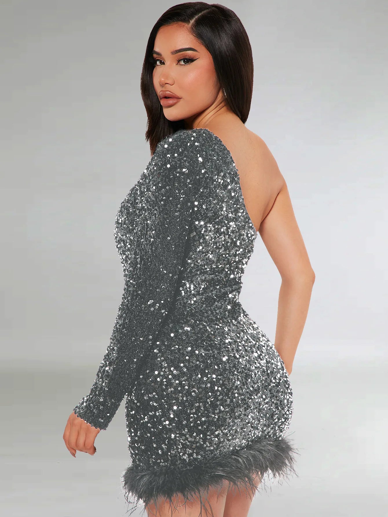 Sexy and Elegant Women's Party Dress Long Sleeved Diagonal Shoulder Off Shoulder Sparkling Edge Sequin Tight Women's Prom Dress