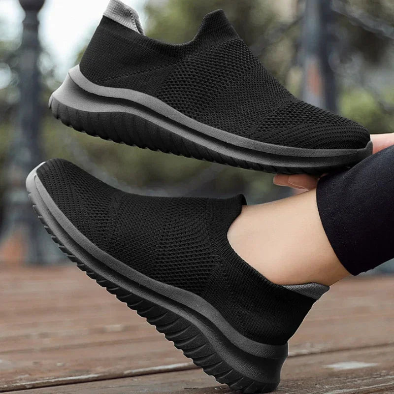 Men Sneakers Unisex Casual Shoes Soft Sole Slip-On Vulcanized Shoe Lightweight Loafers Plus Size Walking Men Shoes Tenis Hombres