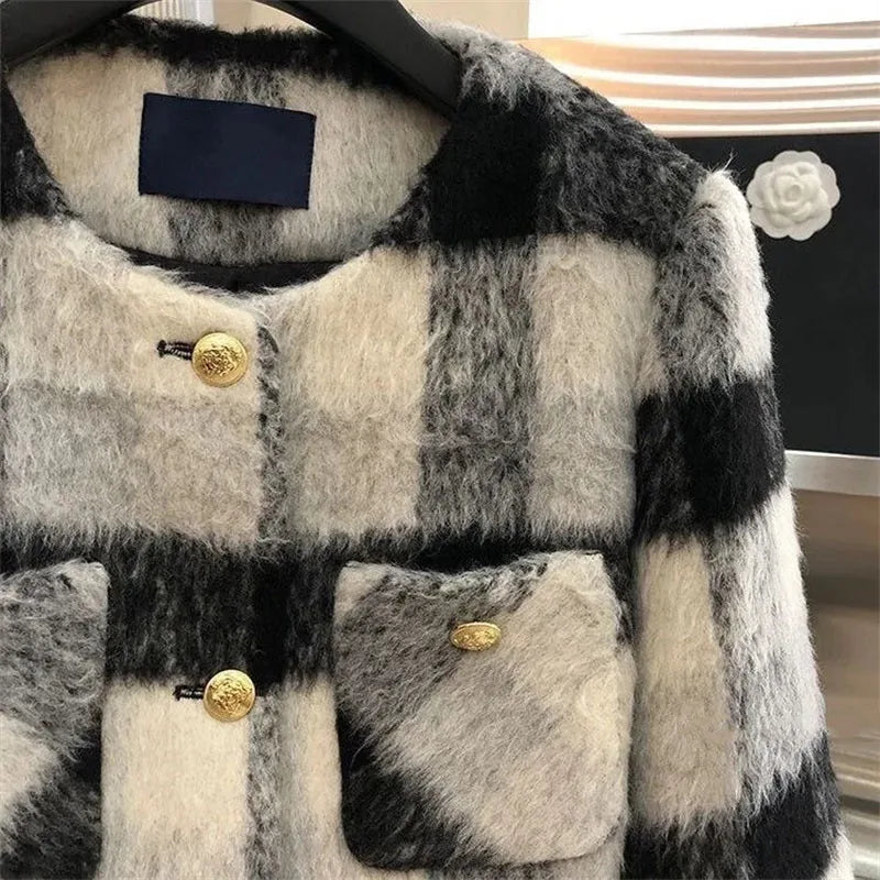 High-grade Women Long Sleeves Woolen Tops Coat Retro Ladies Loose Plaid Woolen Jacket Feminine Fashion Round Neck Short Outerwea
