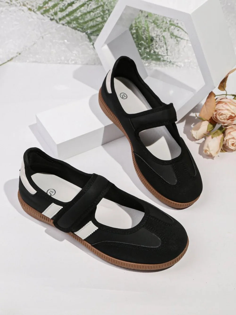 Women Sneakers 2026 New Fashion Solid Shallow Designer Shoes Spring Autumn Soft Soled Loafers Comfort Casual Female Sports Shoes