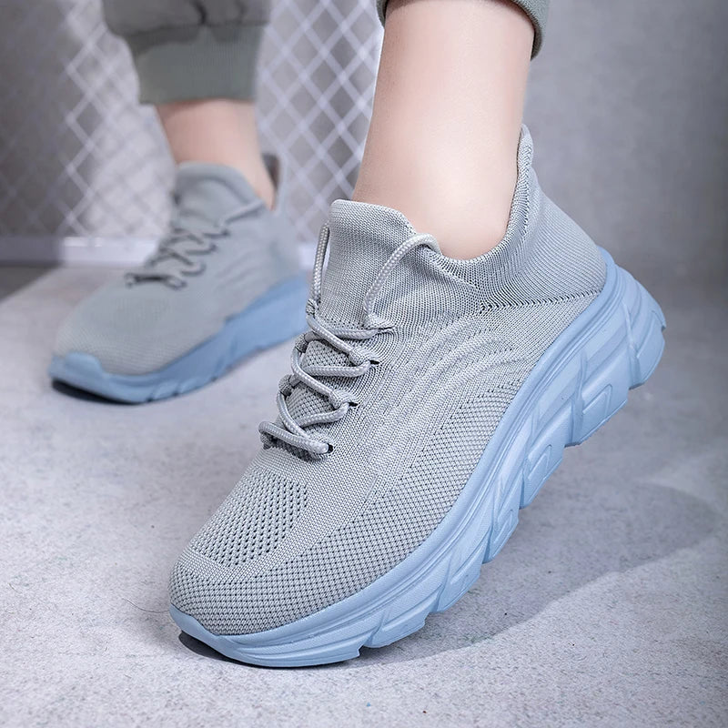 Men's Gray Running Shoes - Breathable Mesh Lace Cushioned Flat Boots Lightweight Sports Training Shoes Casual Style Design Shoes