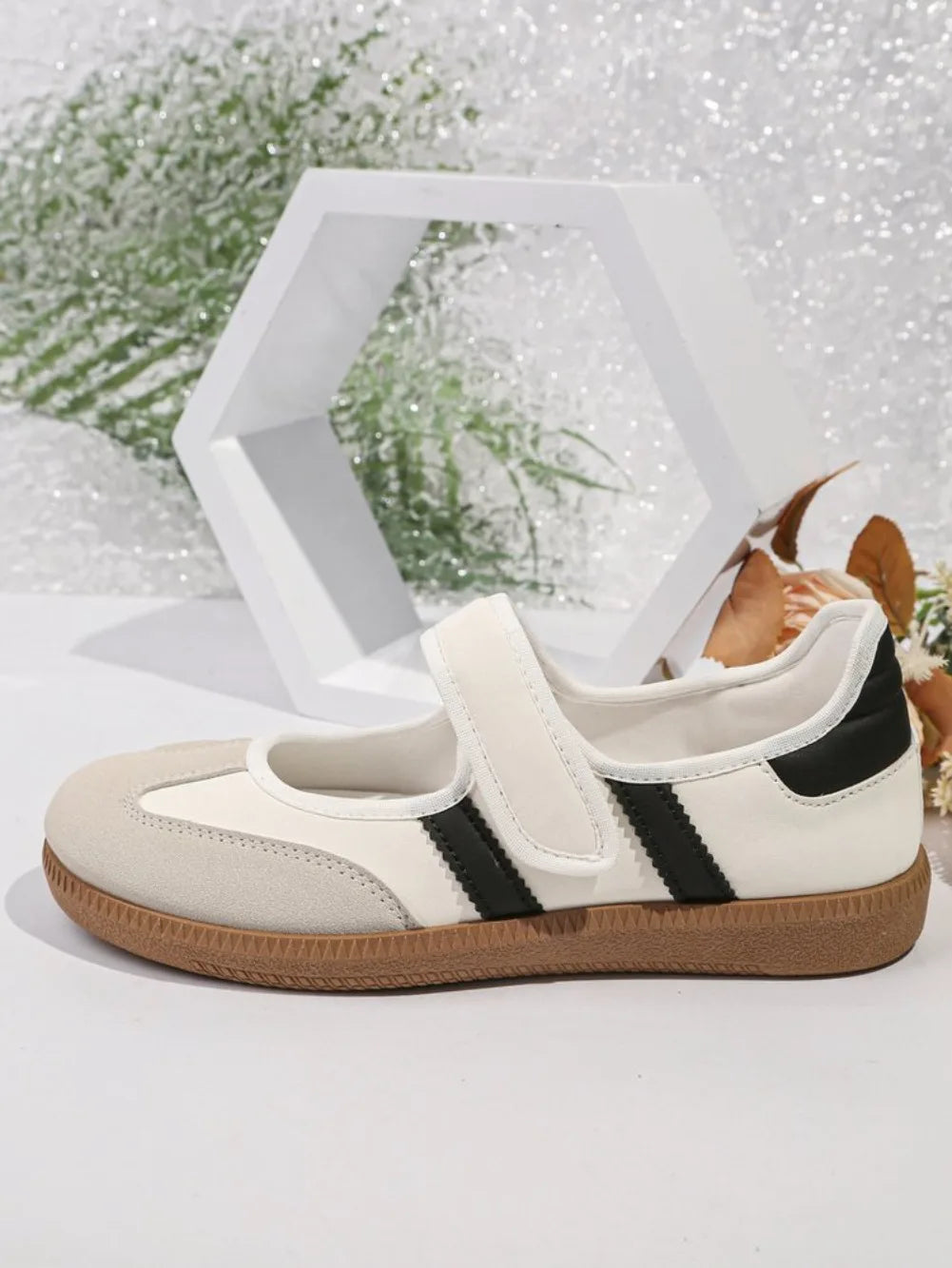 Women Sneakers 2026 New Fashion Solid Shallow Designer Shoes Spring Autumn Soft Soled Loafers Comfort Casual Female Sports Shoes