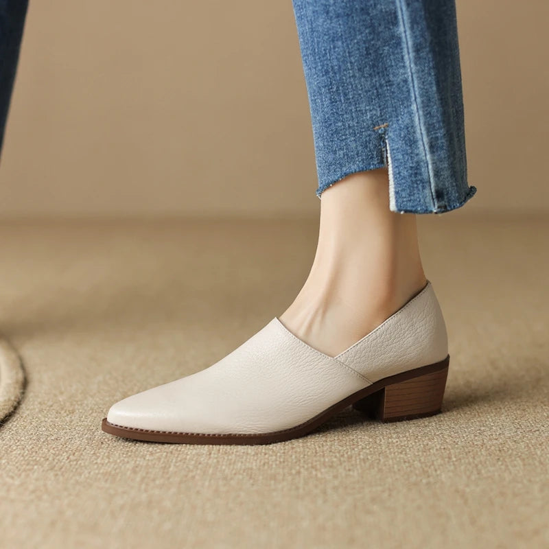 Women's New Simple and Comfortable Vintage Leather Pointed High Heels Large Lefu Shoes
