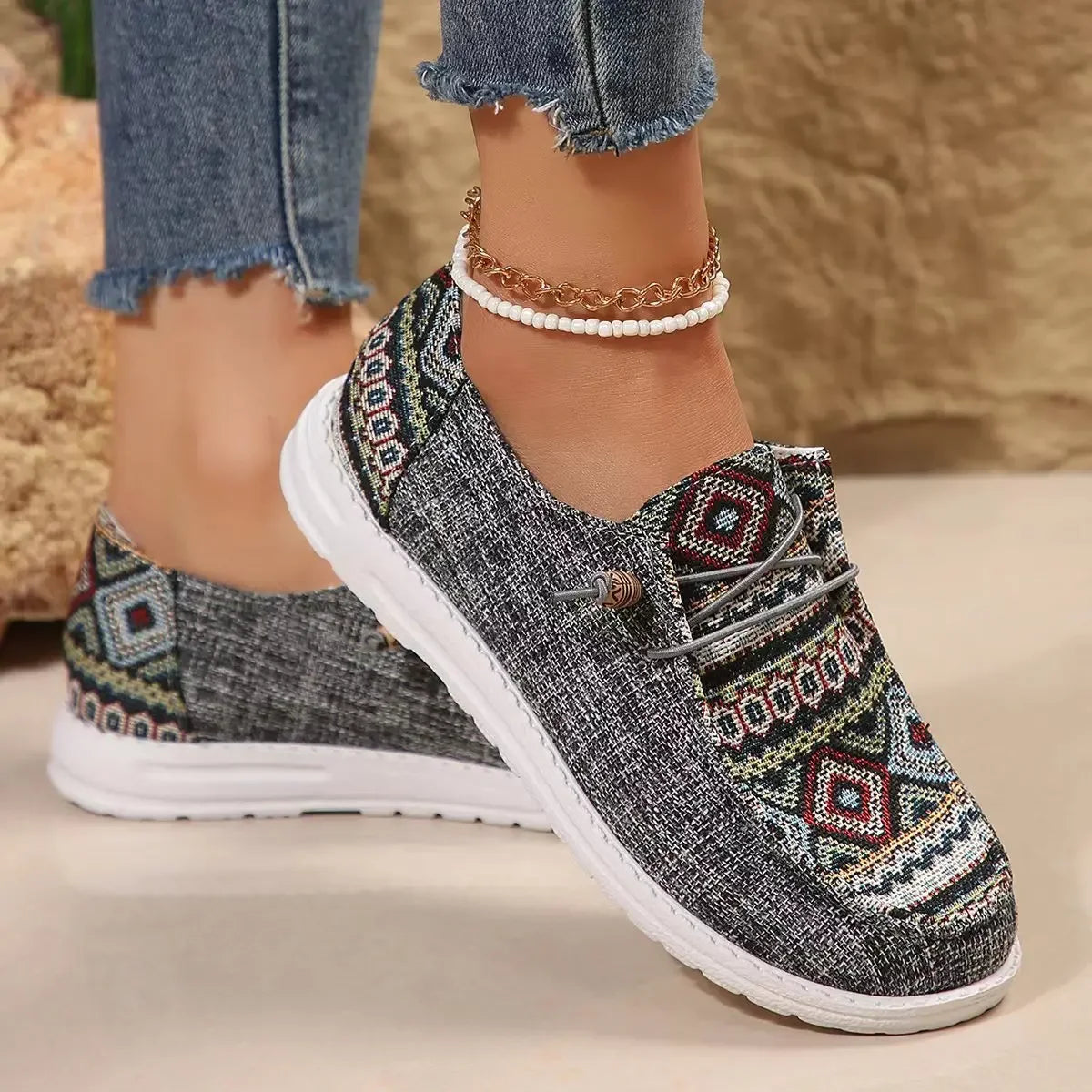 Women's Lightweight Sports Shoes Spring Fashion Flats Lace Up Soft Sole Casual Sneakers Women Comfortable Non Slip Walking Shoes