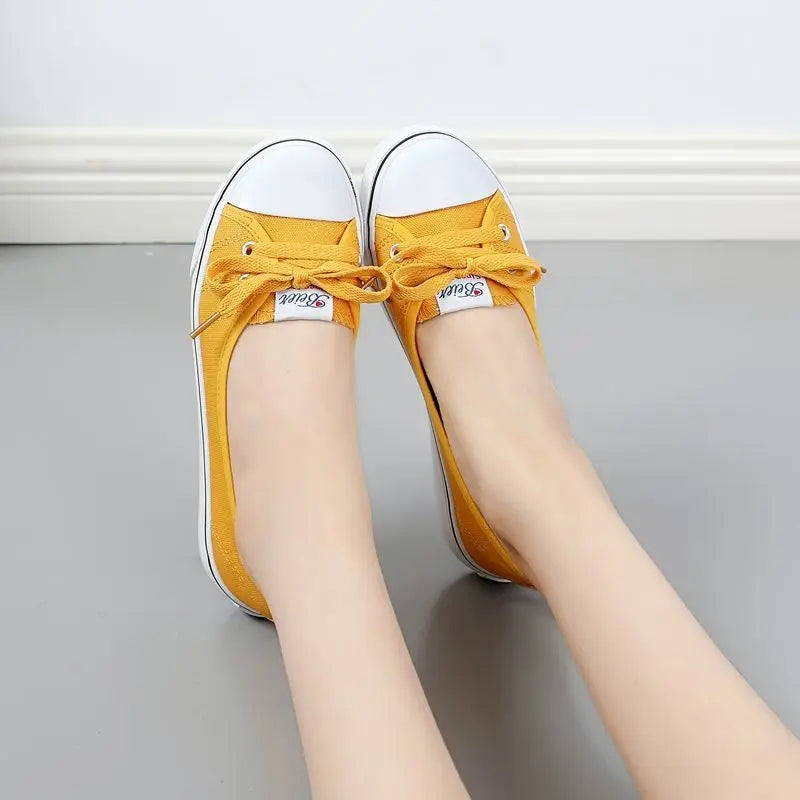 Red Women Footwear Flat Round Toe Black Canvas Ladies Shoes New Arrival 2025 Sale Cheap Vulcanized for Casual Urban 39 Walking A