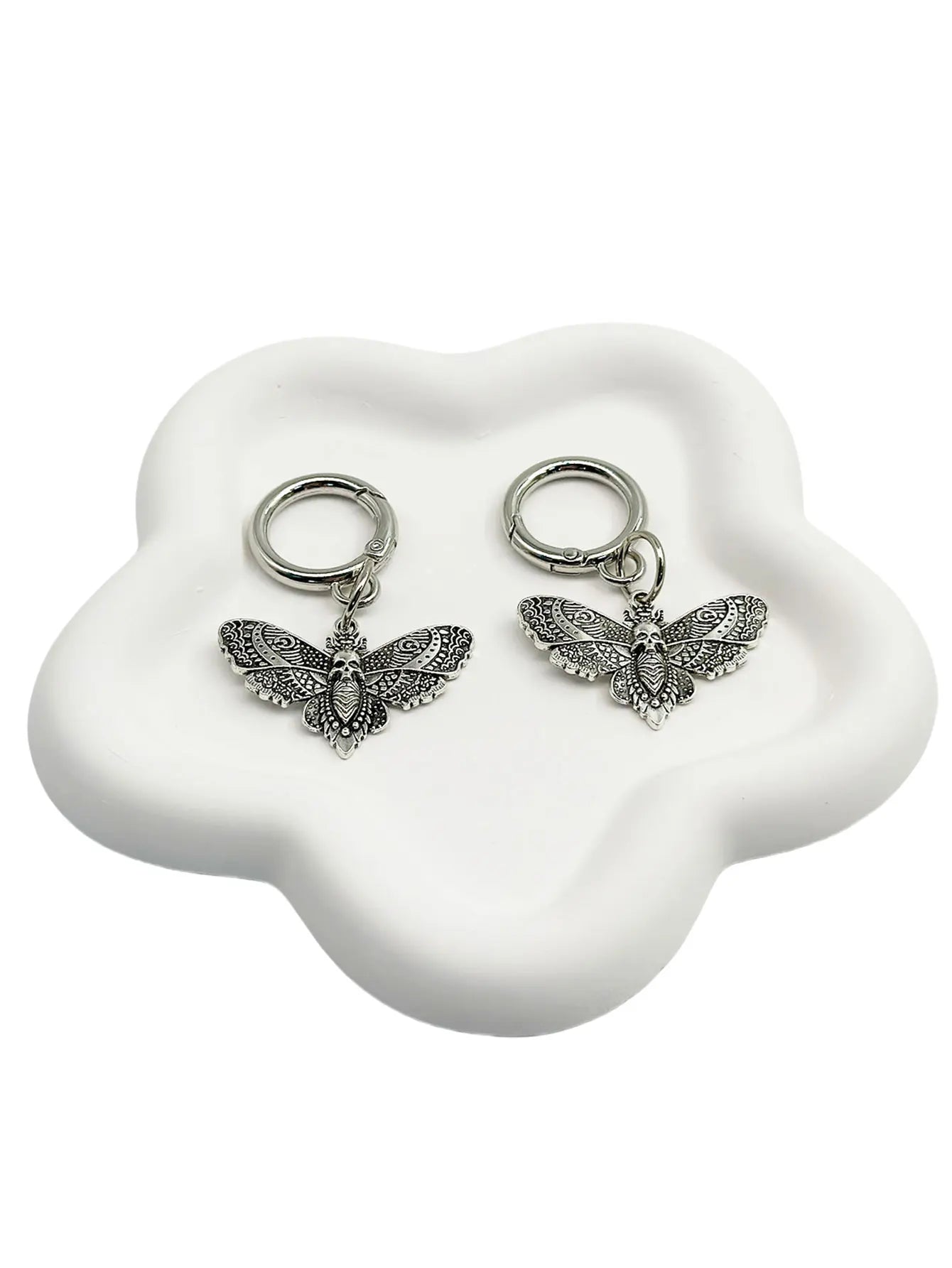 1 Pair of Gothic Ancient Silver Black Skull Butterfly Moth Decoration for Boots, DIY Shoe Accessories Add Mysterious Atmosphere for Women and Men - Compact, Exquisite, Multifunctional Fashion Items, Halloween Gifts