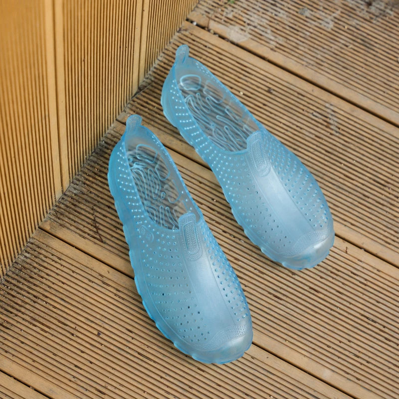1 Pair of Women's Water Shoes for Outdoor Sports, River Tracing, Beach Swimming, and Men's Drainage Shoes (Run a Half Size Smaller)