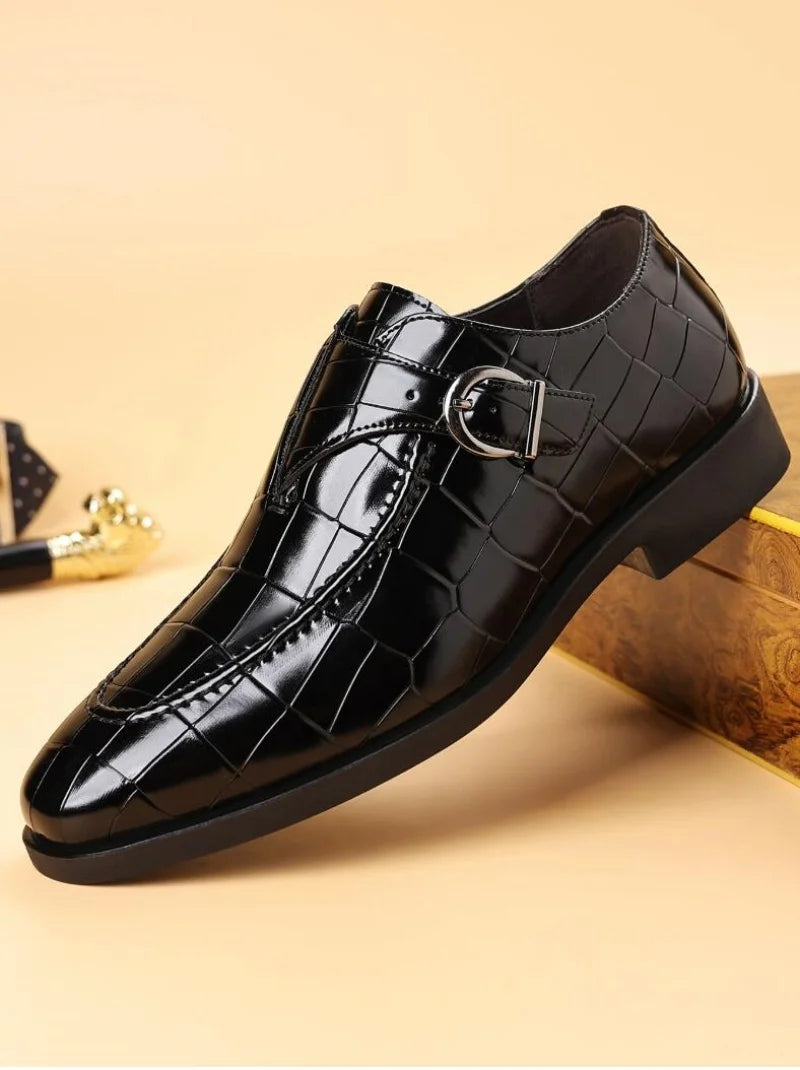 Autumn Retro Men Formal Shoes Slip on Men Casual Loafers Brand Moccasin Buckle Brogue Business Formal Men Shoes New Style