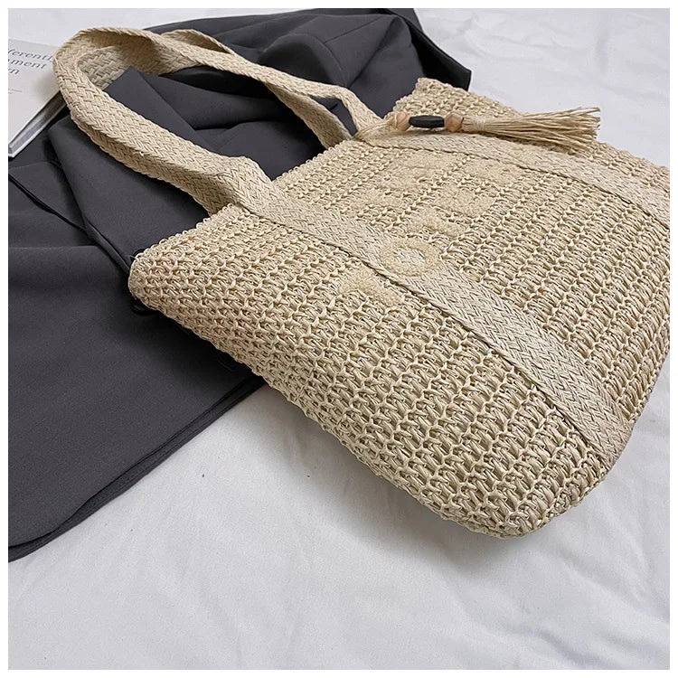 Straw woven bag, women's new versatile large capacity commuting tote bag, fashionable and stylish vacation bag