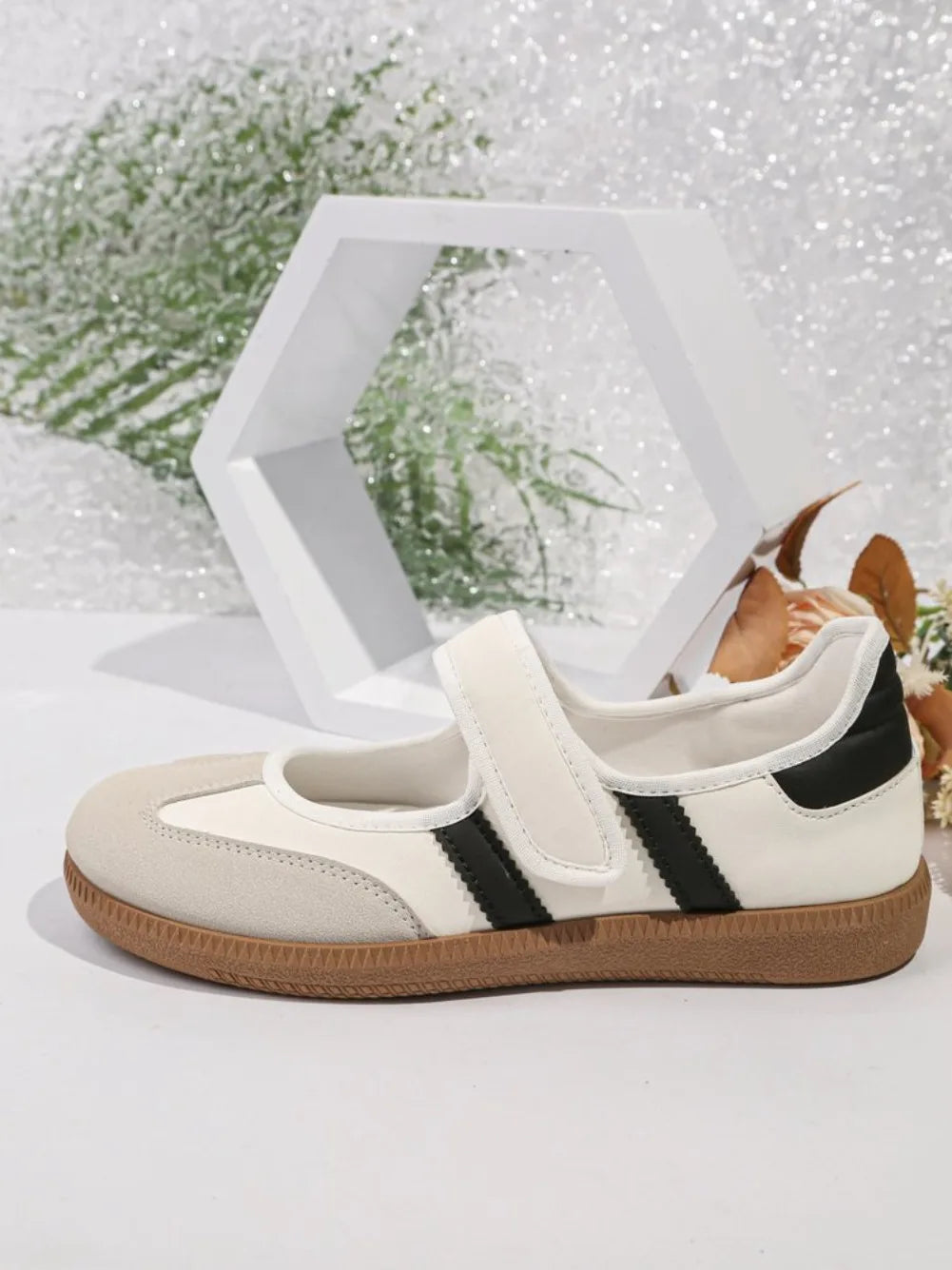 Women Sneakers 2026 New Fashion Solid Shallow Designer Shoes Spring Autumn Soft Soled Loafers Comfort Casual Female Sports Shoes