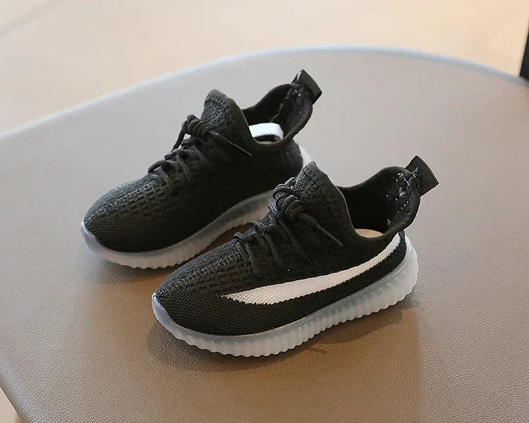 Fashion Kids Running Shoes Boys Girls Light Casual Sports Shoes Soft Soled Sneakers School Children's Sneakers Tennis Flat Shoes