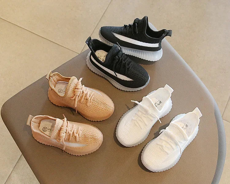 Fashion Kids Running Shoes Boys Girls Light Casual Sports Shoes Soft Soled Sneakers School Children's Sneakers Tennis Flat Shoes