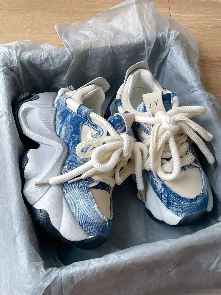 2026 New High Quality Women's Thick Sole Lace up Casual Sports Shoes Women's Design Sense Colored Breathable Running Shoes