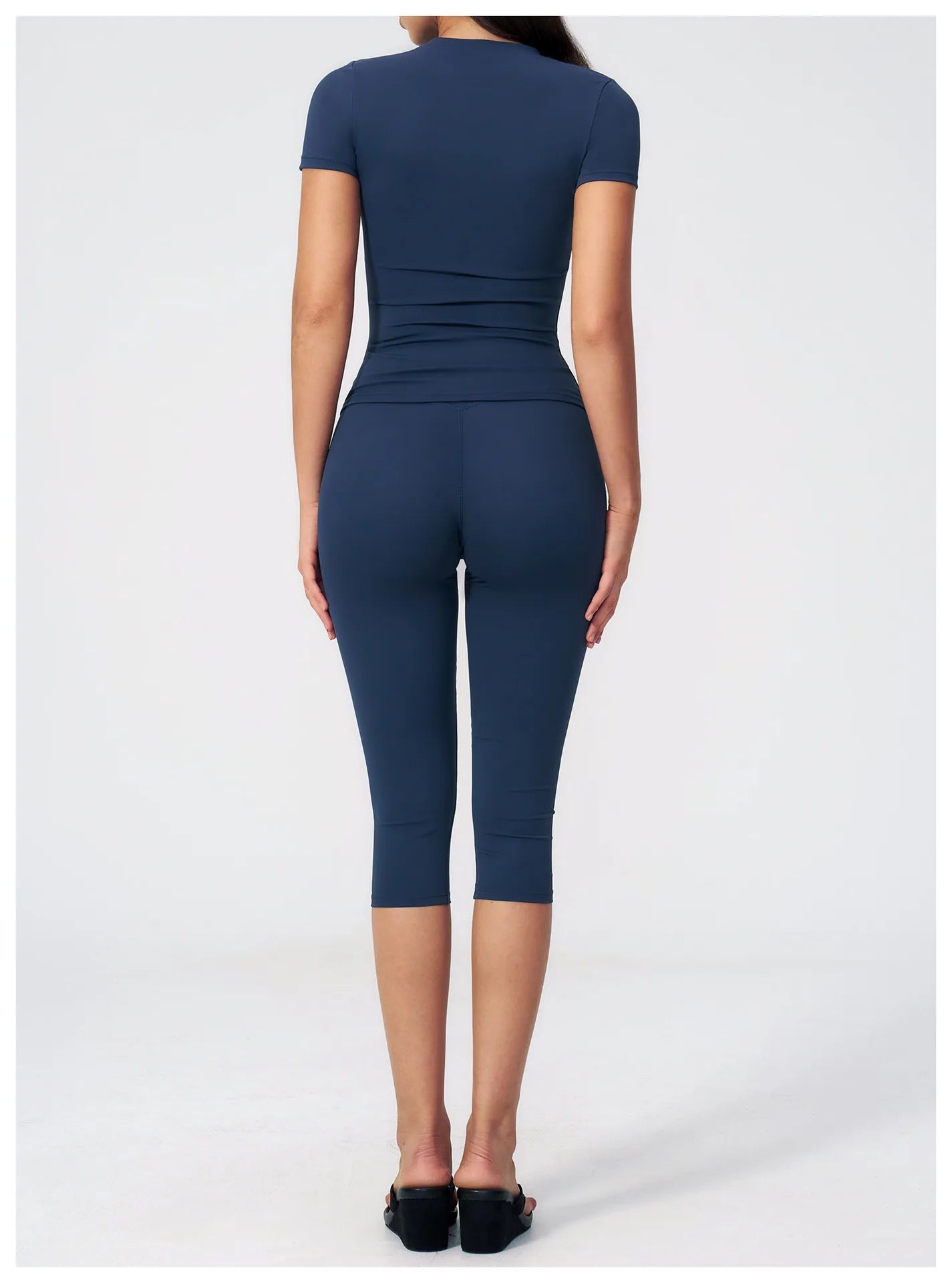 Sports Set Two Pieces Yoga Set Women's Sports Set Quick Drying Short Sleeve Fitness Set Gym Running Slim Capri Pants Sportswear