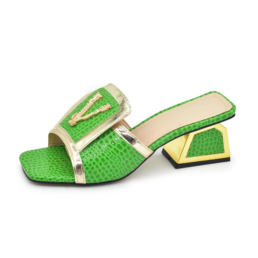 Latest Luxury Designer High Heels Sandals Women Open Toe Pumps Patent Leather Ladies Shoes and Sandals Decorated with Appliques