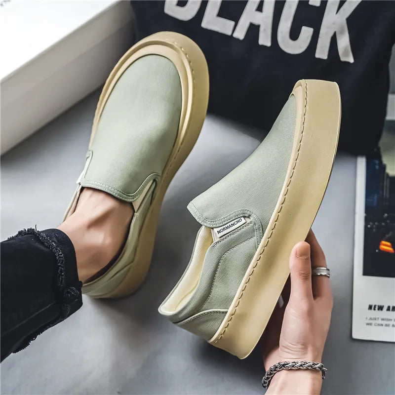 New Arrival Low Price Mens Breathable High Quality Casual Shoes Solid Color Canvas Casual Shoes Slip On Men Fashion Flats Loafer