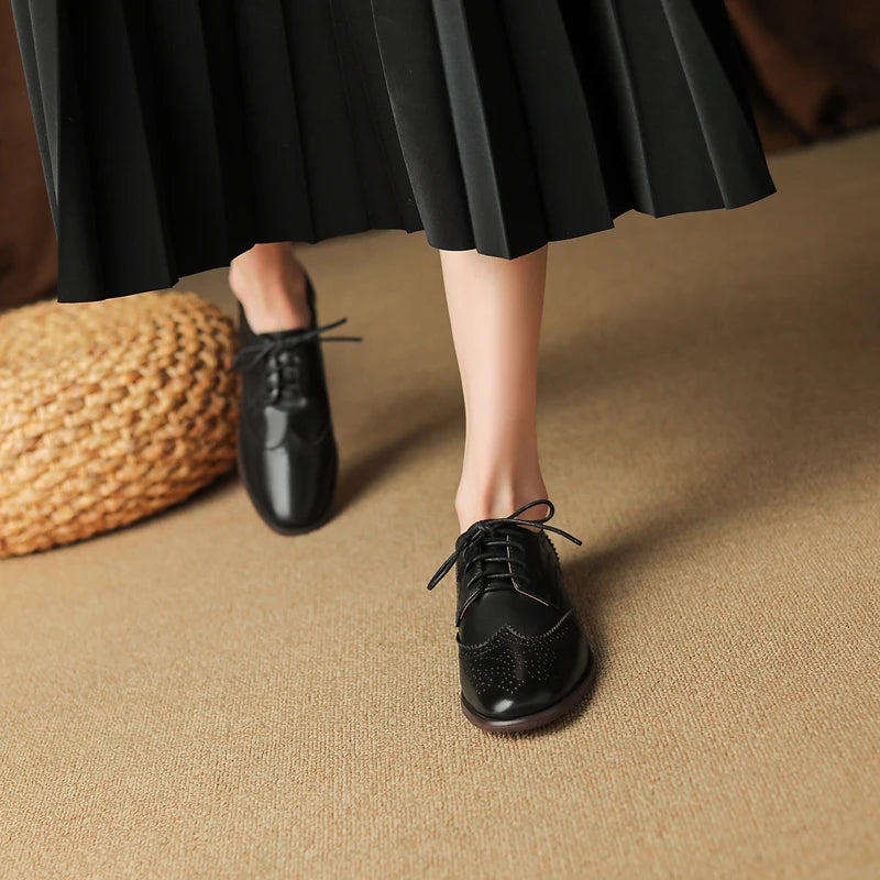 Women's New Round Head Burnt Flower Inner and Outer Leather Cowhide Lace up Large Low Heel Block Oxford Shoes