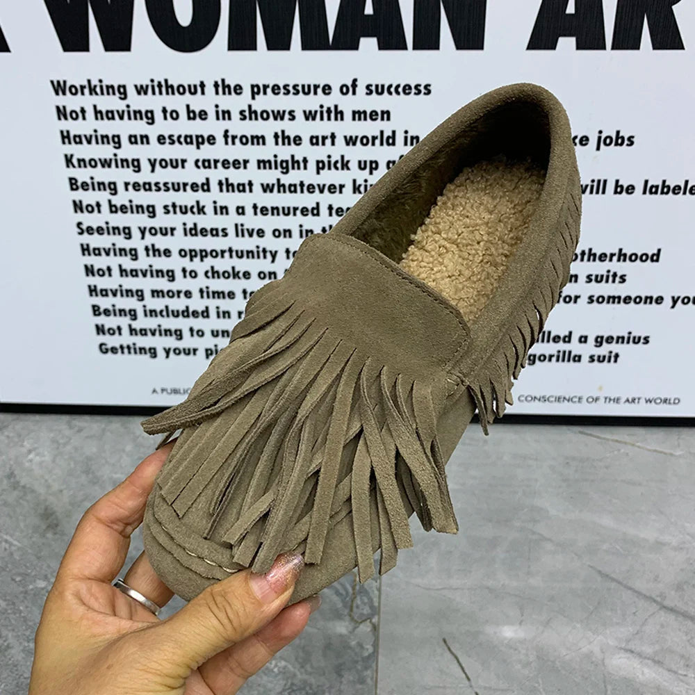 Fahsion Women Loafers Plus Size Warm Fur Women Flats Shoes Antislip Casual Women Mullers Plush Leather Tassels Women Shoes