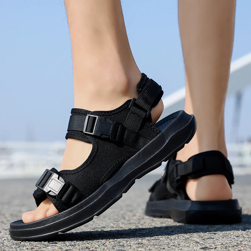 A Pair of New Men's Sandals, Summer Style, Far-Moving, Fashionable, Wear-Resistant, Sand-Resistant, Casual and Versatile Beach Shoes