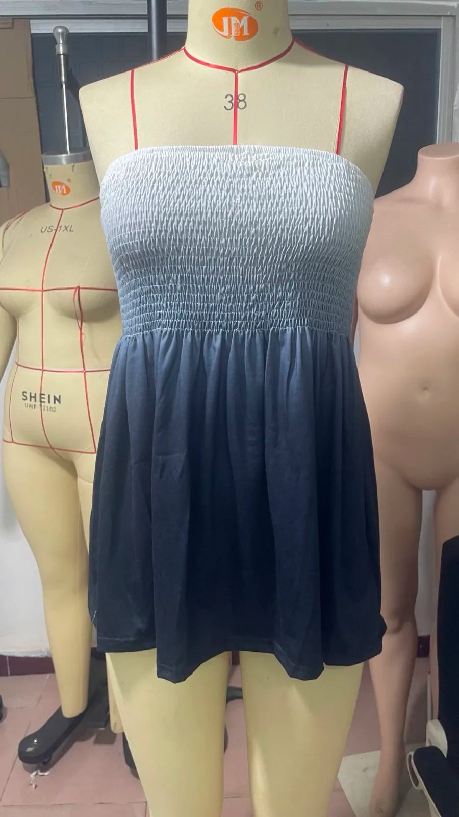 Sexy Streetwear Tops 2024 New Summer Sexy Backless Strapless Beach Top Female Chic Solid Color Korean Style Pleated Tube Top