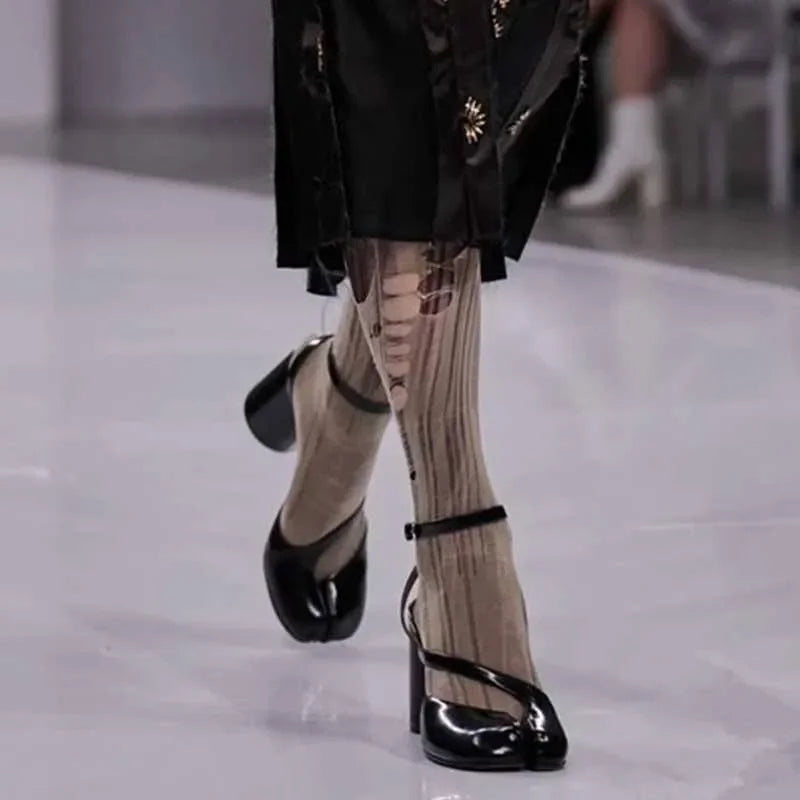 New Fashion Patent Leather Cross Belt Tabi Women's Pumps Spring and Summer Slingbags Split Toe Thick High Heels Chunky Shoes