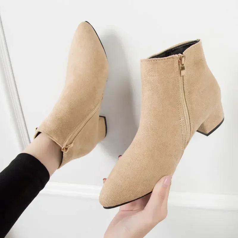 Short women's boots 2025 autumn/winter new Korean version medium thick heel short boots with zipper frosted face pointed single