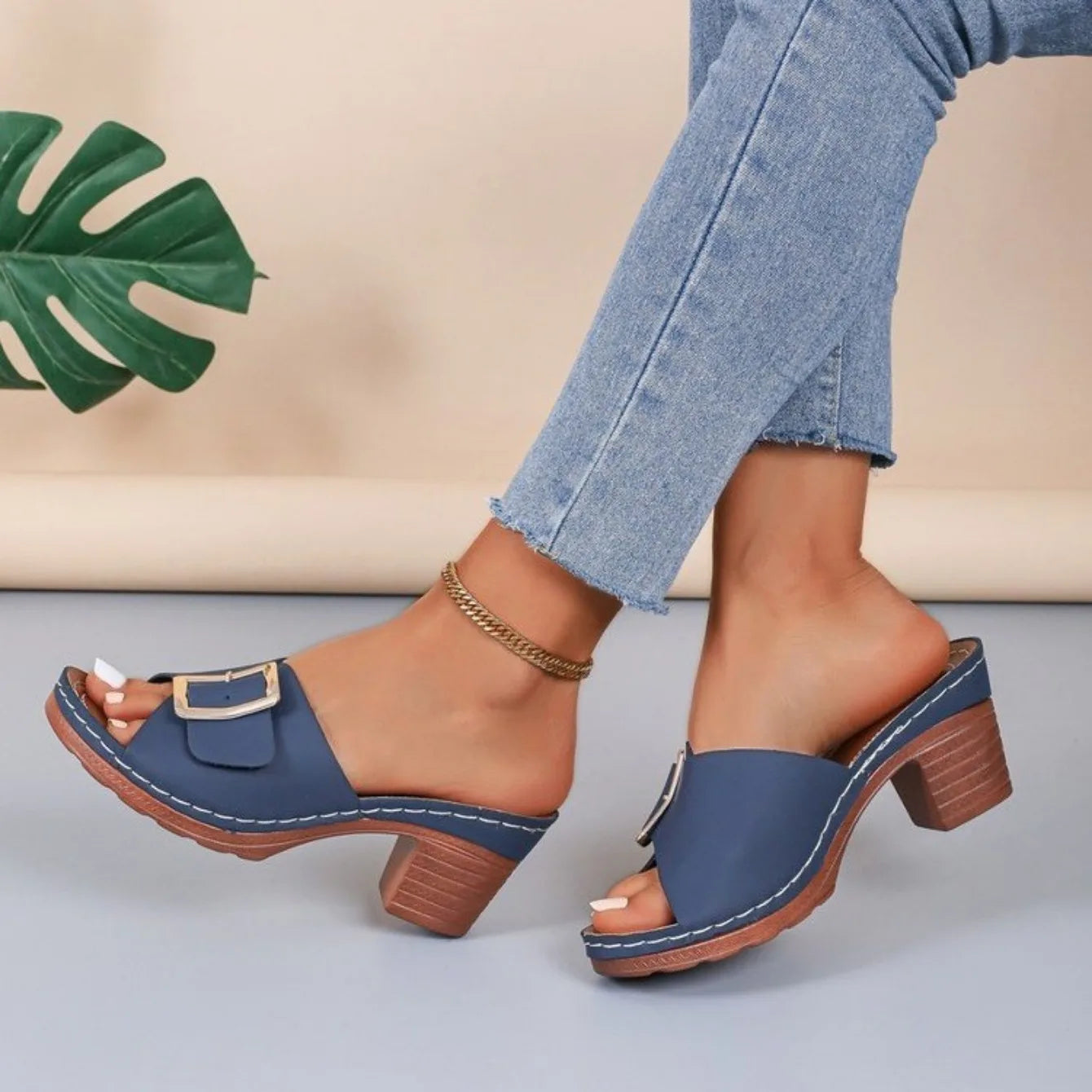 Women Sandals Summer New Fashion Soft Platform Shoes Ladies Chunky Heels Buckle Designer Slippers Outdoor High Heels Sandals