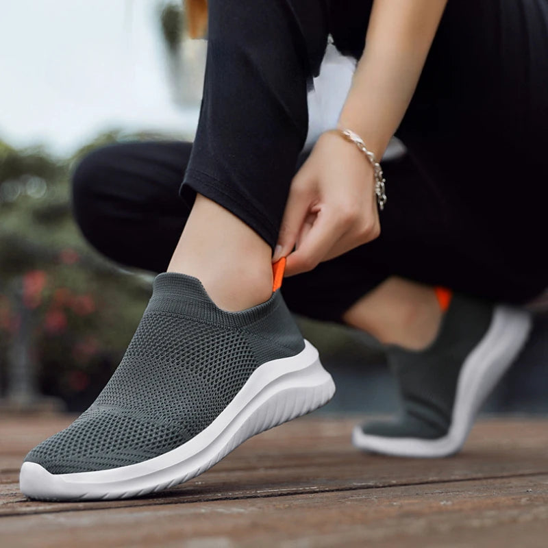 Men Sneakers Unisex Casual Shoes Soft Sole Slip-On Vulcanized Shoe Lightweight Loafers Plus Size Walking Men Shoes Tenis Hombres