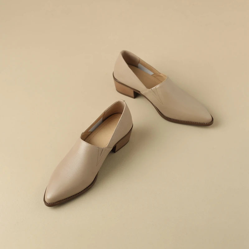 Women's New Simple and Comfortable Vintage Leather Pointed High Heels Large Lefu Shoes
