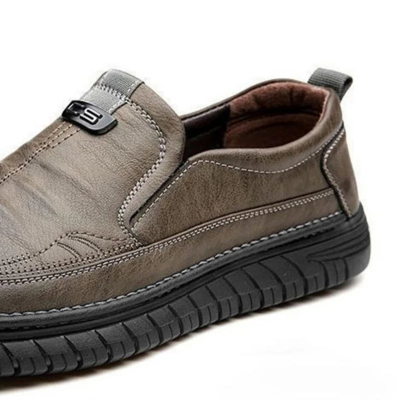 Handmade Men Leather Shoes Soft Sole Loafers Business Casual Shoes Slip on Men Shoes Classic Moccasins Lightweight Driving Flats