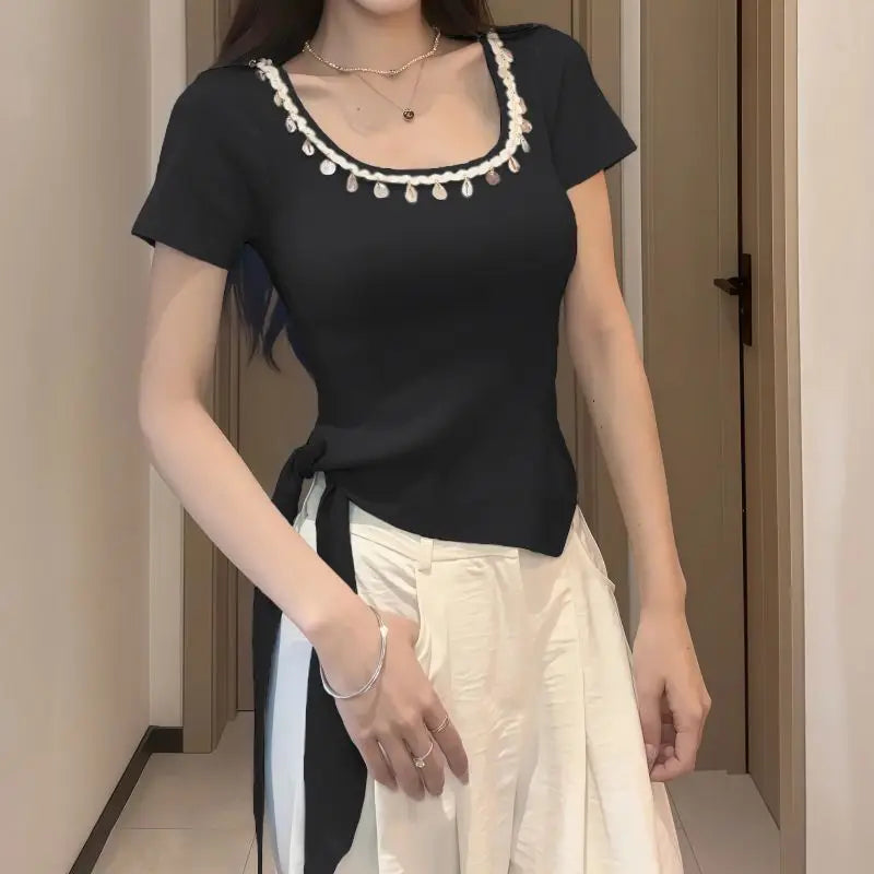 Short-sleeved Women's Top Bestseller 2025 New French Stylish Design Slimming and Flattering, Popular Online Clothing