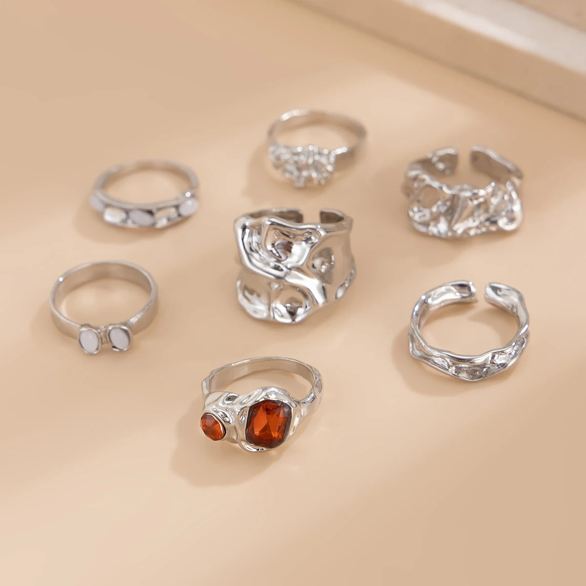 Ingemark 7Pcs/Set Vintage Irregular Folded Surface Open Rings for Women Goth Red Rhinestone Finger Rings Wed Bridal Jewelry Gift