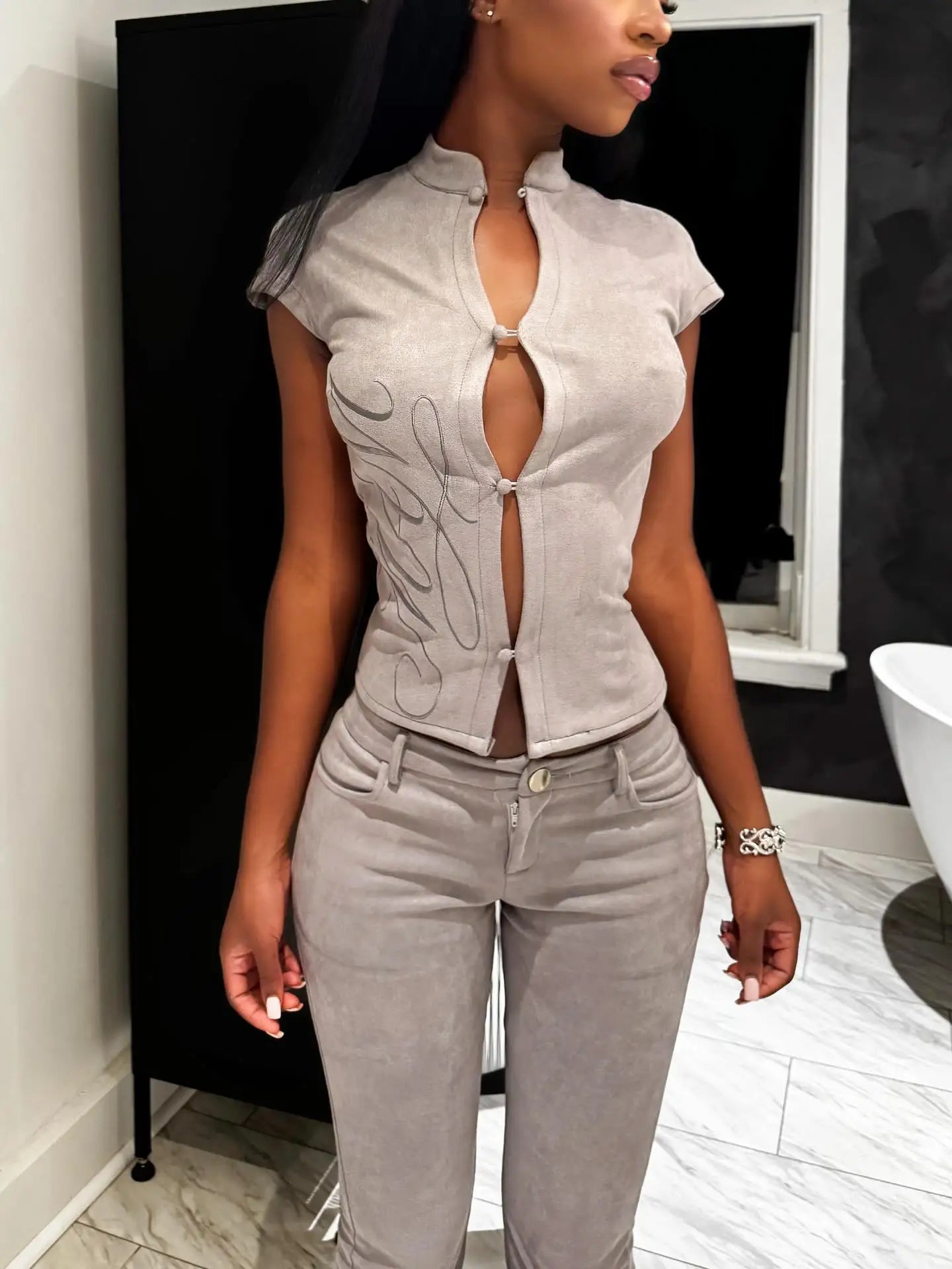 Y2K women's clothing Retro embroidered tops slimming sexy fashionable street trend simple high-end fashionable hotsweet Harajuku