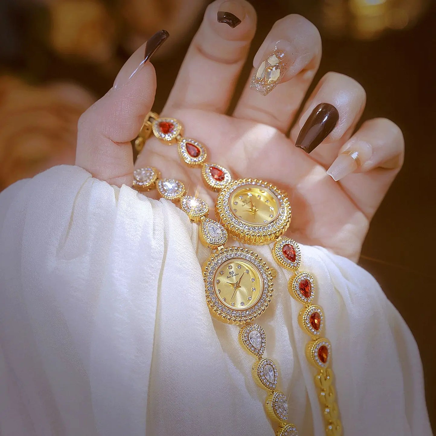 Gold Women Bracelet Dress Watches For Ladies Wrist Quartz Watches 2025 Top Brand Luxury Golden Rhinestone Gift Girlfriend Clock