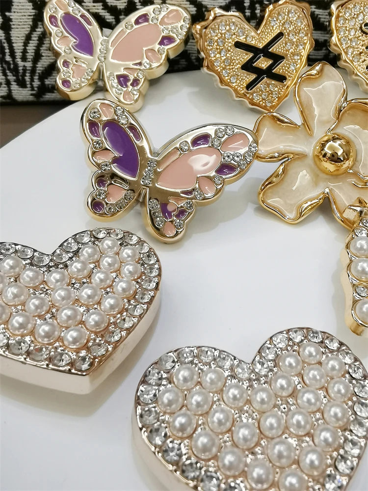 2PCS DIY Flower Shoelaces Charm Christmas Tree Shoes Buckle Decorations Heart Shaped Shoe Clips Butterfly Shoes Lace Accessories